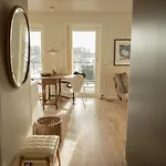 Modern 1br, Balcony & Free Parking *