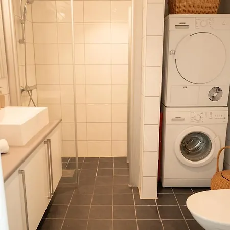 Modern 1br, Balcony & Free Parking Apartment